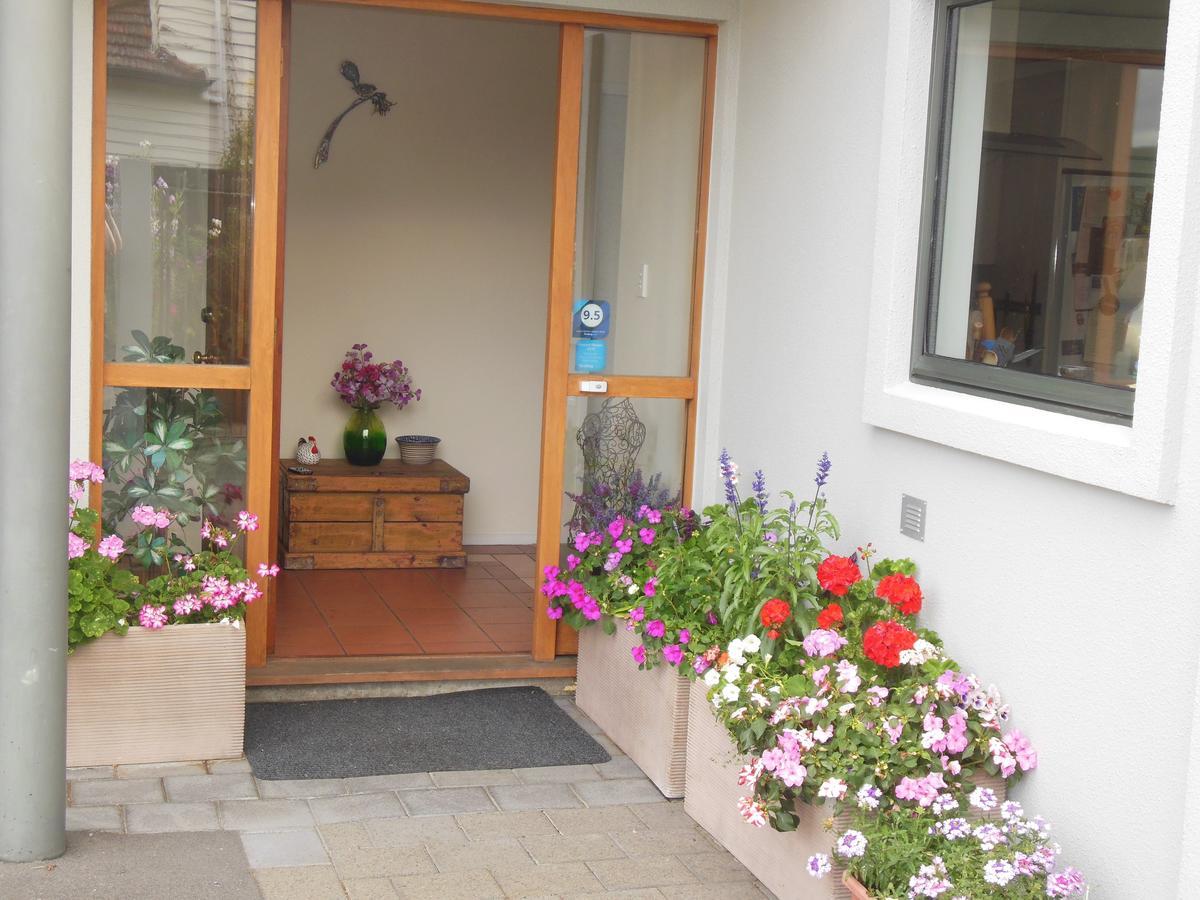 Garden Bed And Breakfast Christchurch Exterior photo